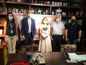 Spor salonunda aşı standı kuruldu