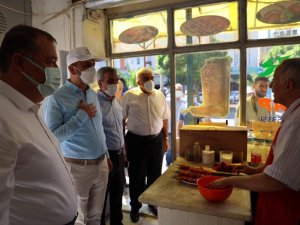 AK Parti teşkilatlarıyla esnaf ziyareti yaptı