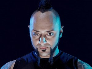 Hayko Cepkin’den aşı kampanyasına destek