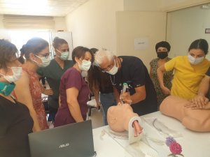Sağlıkçılara acil durum eğitimi verildi