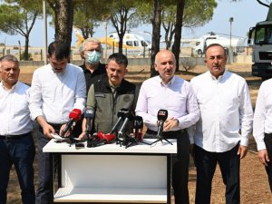 Ulaştırma Bakanı Karaismailoğlu: "İnşallah en kısa zamanda tüm yangınları söndürme çabası içerisindeyiz"