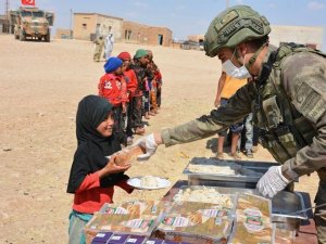 Barış Pınarı Harekat Bölgesine Mehmetçikten yardım eli