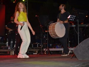 Yanan ormanlara festivale gelenlerin sayısı kadar fidan desteği