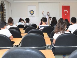 Diyarbakır’da öğrencilere hepatit semineri
