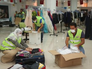 Toroslar Belediyesinden yangın bölgesine yardım tırı ve ekipman desteği