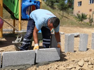 İzmit’in parklarında bakımlar sürüyor