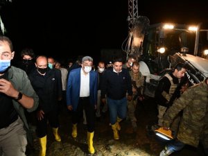 Vali Bilmez, selin etkili olduğu Esenyamaç Mahallesi’nde