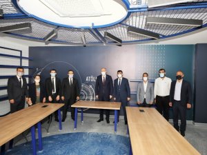 Fadıloğlu, yapımı süren Bilim Merkezi’ni inceledi