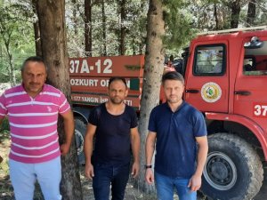 Yangında mahsur kalan iki kaplumbağayı orman işçileri kurtardı