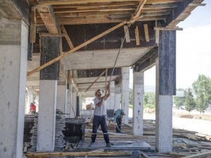 Yöresel ürünler satış merkezinde çalışmalar devam ediyor