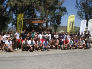 Hem İngilizce öğreniyorlar, hem tatil yapıyorlar