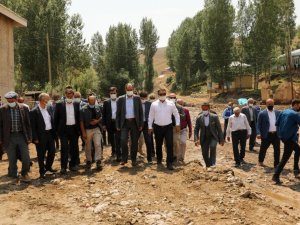 Gürpınar’da selin yaraları sarılıyor