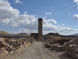 Anadolu’nun ilk Türk camisinden ezan sesi yankılandı
