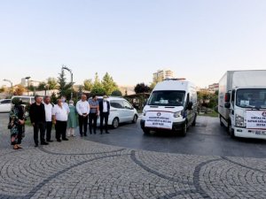 Sincan Belediyesi yangın bölgesindeki can dostları unutmadı