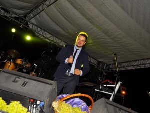 Ağustos ayı gelirinin yarısını TEMA Vakfı’na bağışlayacak