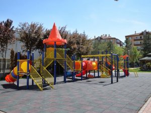 Kahramankazan’da parklar rengarenk