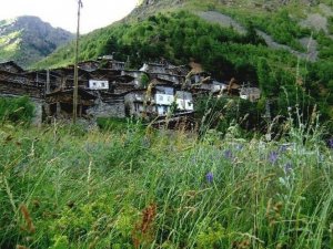Afetlerden korunmak için her yıl kurban kesip dağıtıyorlar