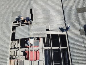 Akyazı Kapalı Pazar Yeri’nin onarım çalışmaları başladı