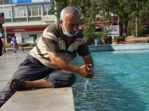 Aydın’da sıcaklar vatandaşları bunalttı, termometreler 44 dereceyi gördü