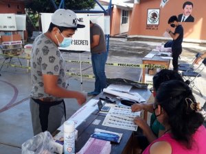 Meksika’da halk 5 eski devlet başkanının yargılanmasına “evet” dedi