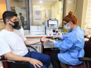 Öğretmenler, hem telafide hem de kan bağışında “ben de varım” dedi