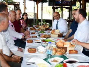 Kardeş belediyelerin temsilcilerinden duygusal veda
