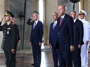 YAŞ üyeleri Anıtkabir’de