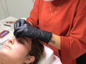 Dalmış’tan son zamanların gözde uygulaması kalıcı fondöten tavsiyesi