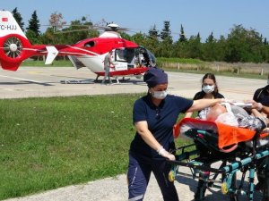 Beyin kanaması geçiren yaşlı adam ambulans helikopterle hastaneye yetiştirildi