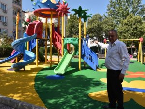 Yunusemre’de 2 park daha yenilendi