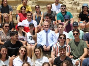 Antik kentin ziyaretçileri yabancı öğrenciler oldu