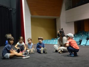 Bozüyük Belediye tiyatrosu hizmet vermeye başladı