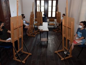 Mersin Büyükşehir Belediyesi’nin konservatuar yaz kursları başladı