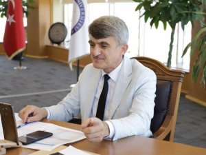 Rektör Uysal: "Daha rahat bir dönem geçirmek için herkesi aşıya davet ediyorum"