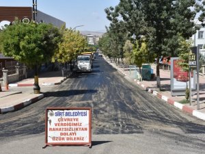 Siirt Belediyesi sıcak asfalt serim çalışmalarını hızlandırdı