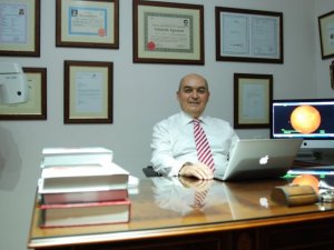 Doç. Dr. Durlu: "Güneş göz sağlığı açısından risk oluşturuyor"