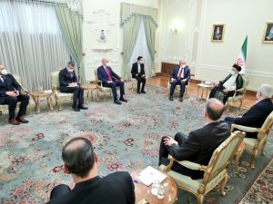 TBMM Başkanı Şentop, İran Cumhurbaşkanı Reisi ile görüştü