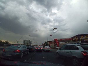 Diyarbakır’da sağanak yağış etkili oldu