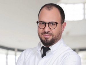 Çocukların hassas ciltleri için doğal formüllü çocuk güneş kremleri tercih edilmeli