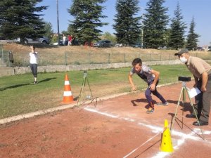 Geçici orman işçi adayları parkurda ter döktü