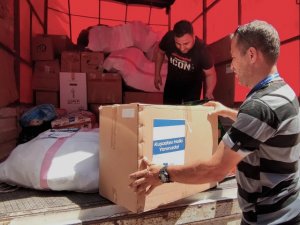 Kuşadası halkından yangından zarar görenlere  yardım yağdı