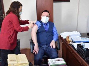 Bağlar Belediyesi’nden aşı konusunda örnek çalışma