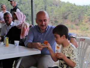 Ulaştırma ve Altyapı Bakanı Karaismailoğlu: ”Kısa sürede afetin izlerini ortadan kaldıracağız, normal hayatımıza döneceğiz“