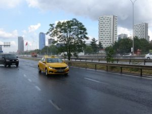 Anadolu Yakası’nda yağış etkili oldu