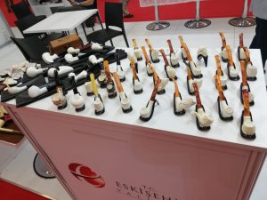 Çinli büyükelçi lületaşı işledi