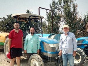 Tankerlerini dolduran traktörler hazır bekliyor