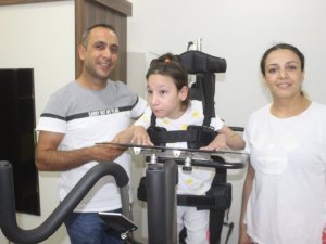 Cumhurbaşkanı Erdoğan, Serebral Palsi Hastası Yaren’in yüzünü güldürdü