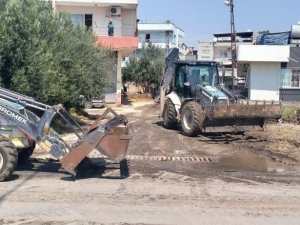 Akdeniz Belediyesi, su baskınlarından etkilenen vatandaşların yardımına koştu