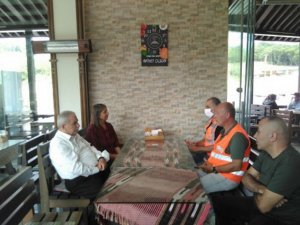 Yangın bölgesine destek için görevlendirilen personelleri Başkan Demirtaş karşıladı