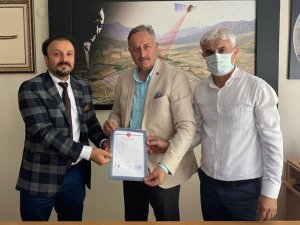 Vefat eden annesi adına hastane arazisi bağışladı